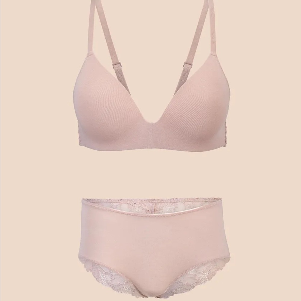 Wireless Soft Pink Bra and Panty Set